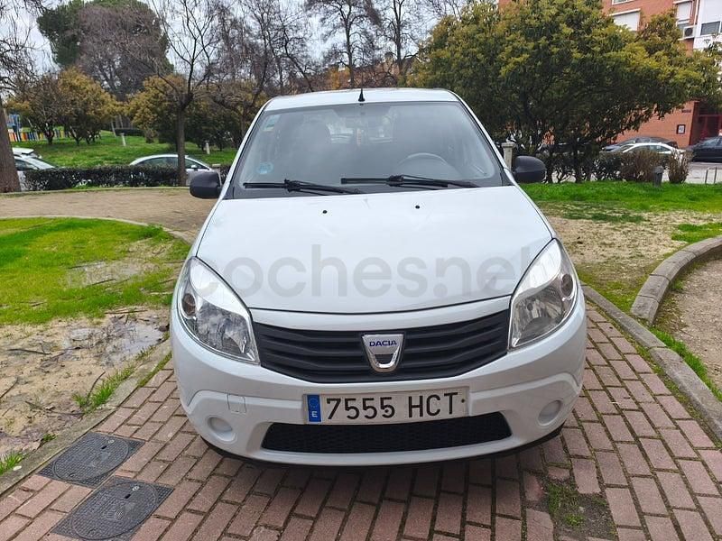 Usado Dacia Sandero Ambiance 75 CV (55 kW) 2011 Blanco Berlina