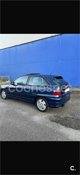 Usado Opel Astra Edition 190 CV (139 kW) 2000 Azul Coupe