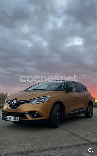Usado Renault Scénic III Edition One 130 CV (95 kW) 2016 Naranja Monovolumen