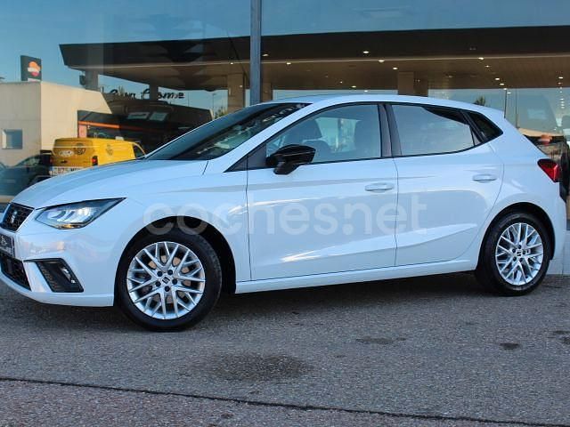 Usado Seat Ibiza FR 115 CV (84 kW) 2024 Blanco Berlina