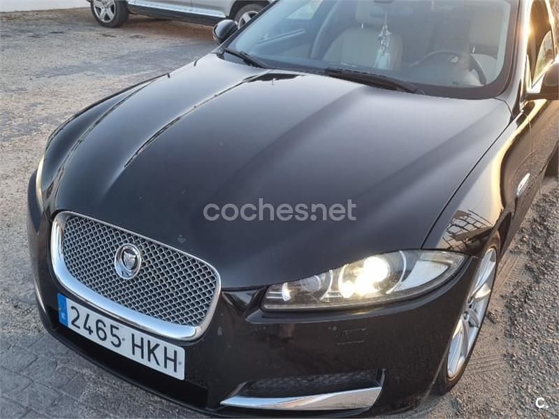 Negro Usado 2012 Jaguar XF Luxury Berlina | 10.000 € (Precio justo) - Imagen 1/4