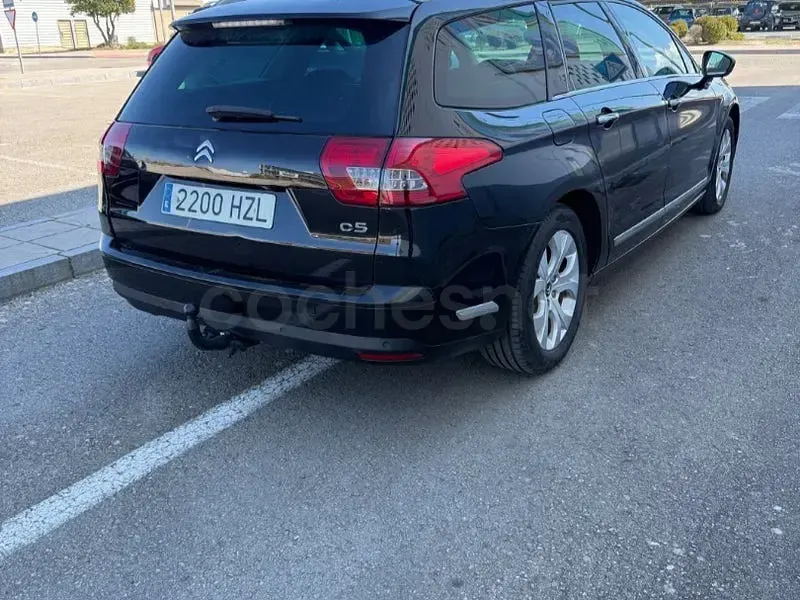 Usado Citroën C5 140 CV (102 kW) 2014 Negro Familiar