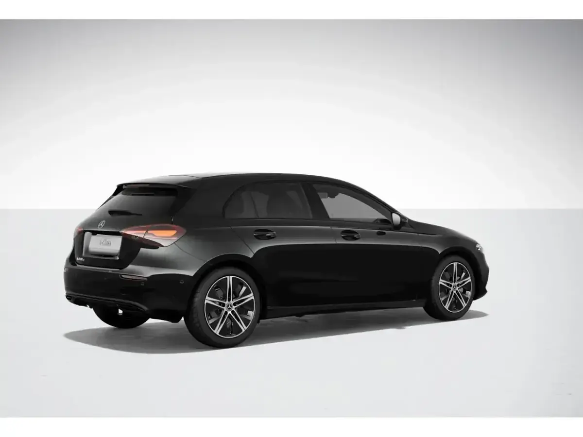Usado Mercedes A200 Advanced 150 CV (110 kW) 2024 Negro