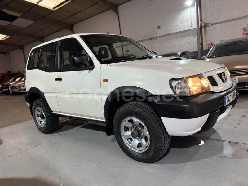 Blanco Usado 2007 Nissan Terrano SUV | 9490 € (Buen precio) - Imagen 1/4