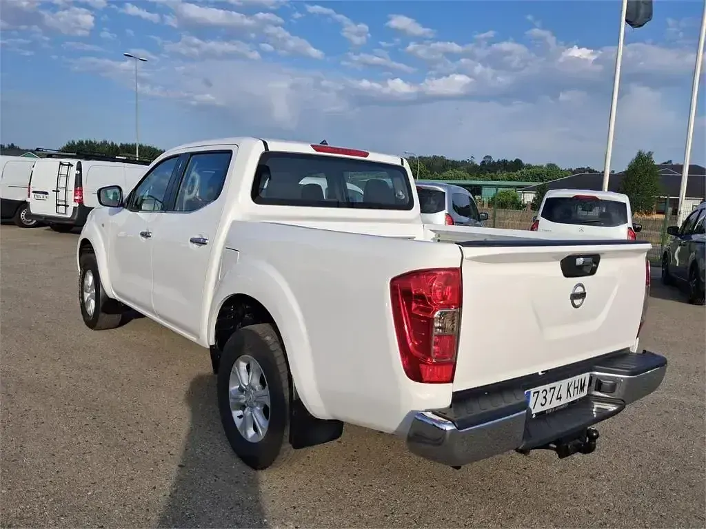 Usado Nissan Navara 160 CV (117 kW) 2018 Blanco Pickup/Camioneta