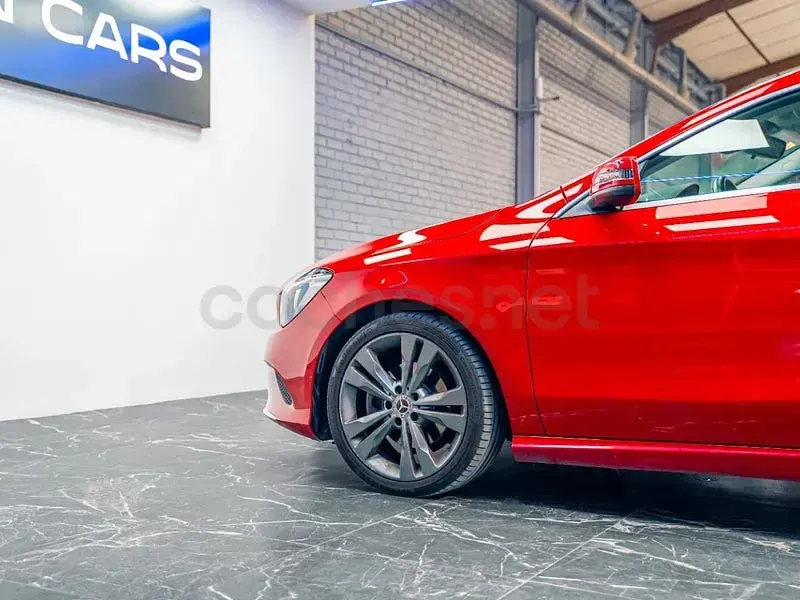 Usado Mercedes CLA200 156 CV (114 kW) 2018 Rojo Coupe