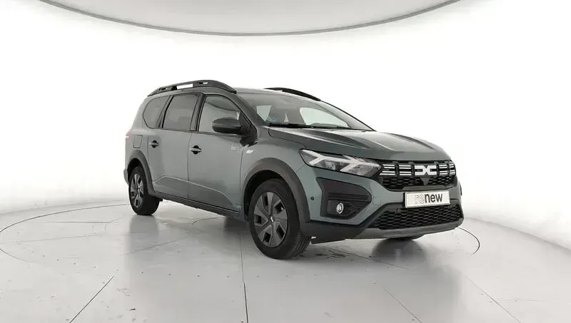 Usado Dacia Jogger Expression 100 CV (73 kW) 2025 Verde Monovolumen