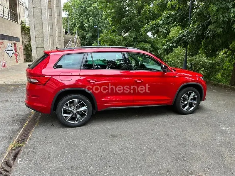 Usado Skoda Kodiaq SportLine 150 CV (110 kW) 2020 Rojo SUV
