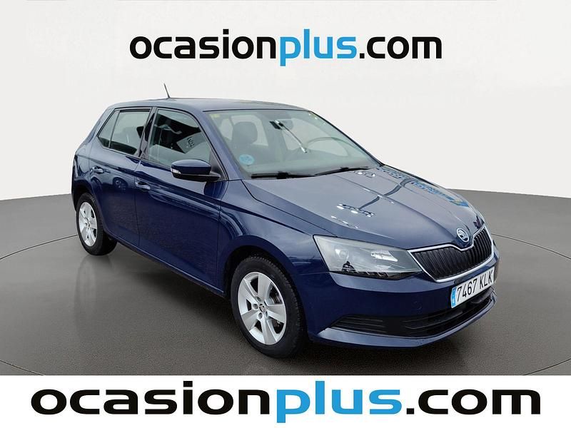 Usado Skoda Fabia 75 CV (55 kW) 2018 Azul Utilitario