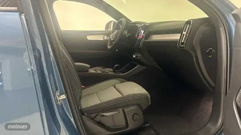 Usado Volvo XC40 Core 2023 Azul SUV