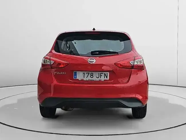 Usado Nissan Pulsar Acenta 116 CV (85 kW) 2015 Rojo Berlina