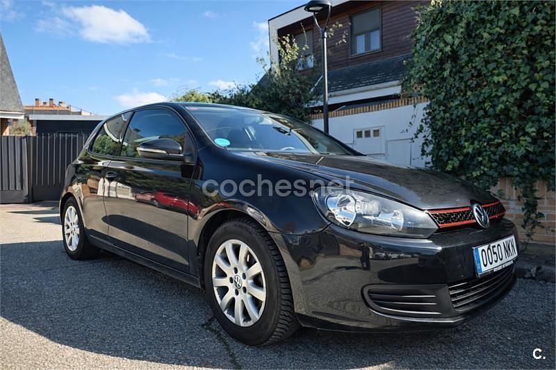 Usado VW Golf VI Advance 102 CV (75 kW) 2009 Negro Utilitario