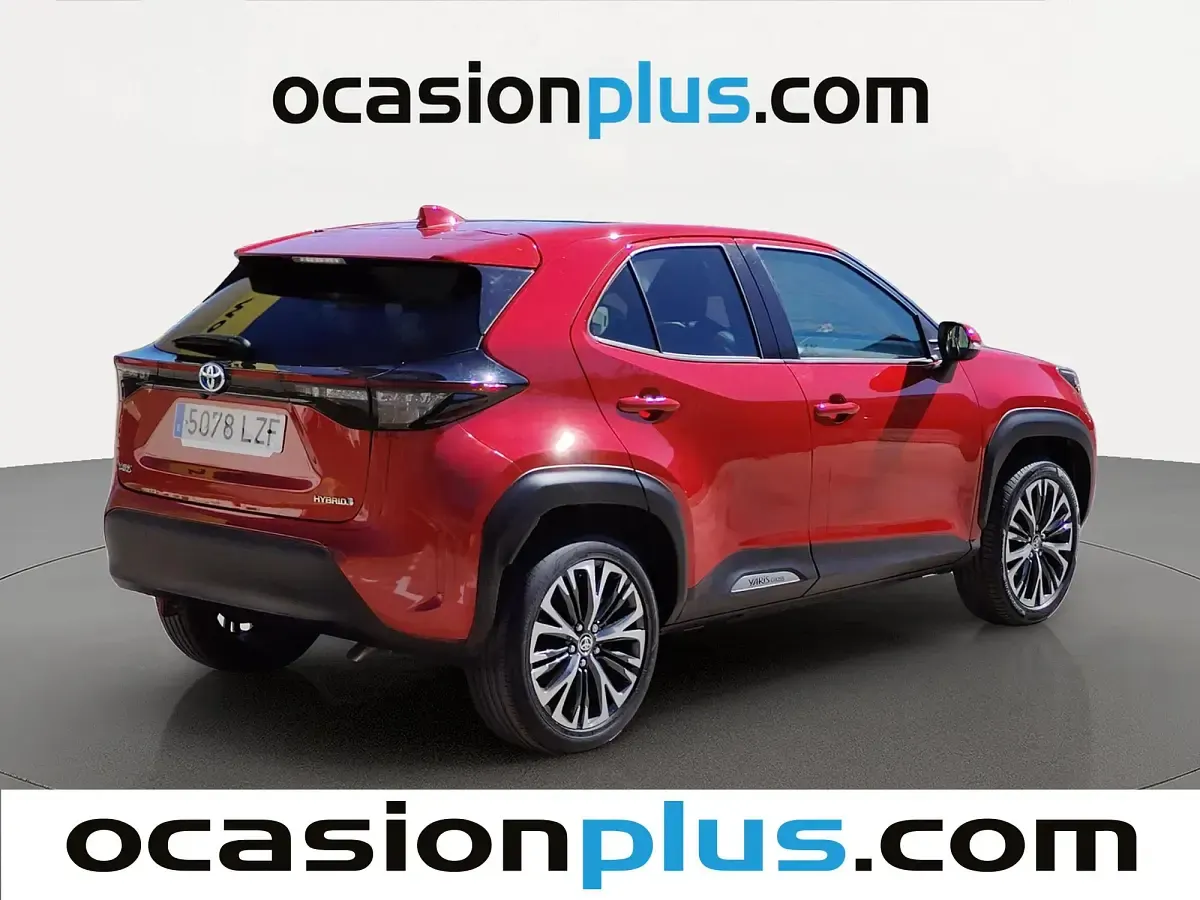 Używany Toyota Yaris Hybrid Edition 116 KM (85 kW) 2022 Czerwony SUV