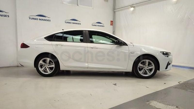 Usado Opel Insignia Edition 122 CV (89 kW) 2021 Blanco Berlina
