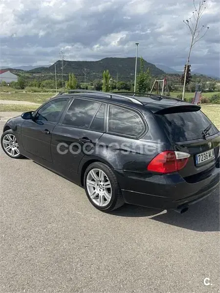 Usado BMW 318 122 CV (89 kW) 2007 Negro Familiar