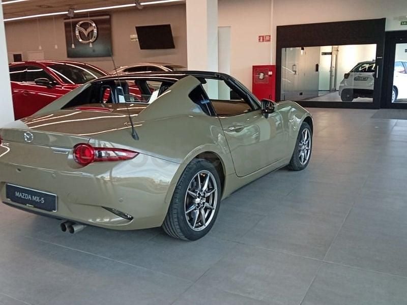 Usado Mazda MX5 Exclusive-Line 132 CV (97 kW) 2023 Gris / plata Descapotable
