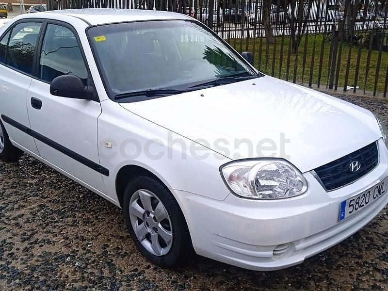 Blanco Usado 2003 Hyundai Accent GLS Berlina | 1990 € (Precio justo) - Imagen 1/4