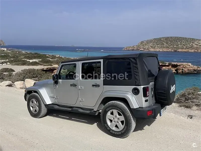 Usado Jeep Wrangler Unlimited Sahara 177 CV (130 kW) 2007 Gris / plata SUV