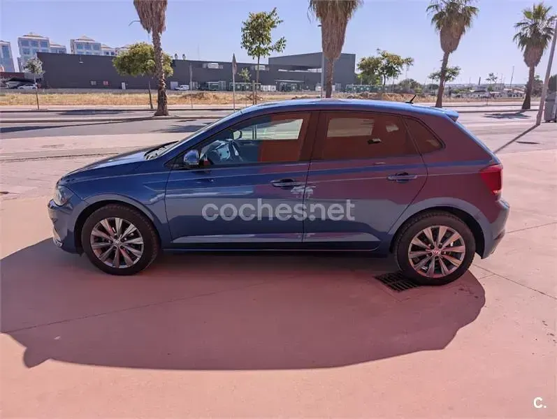 Usado VW Polo Sportline 95 CV (69 kW) 2018 Azul Utilitario