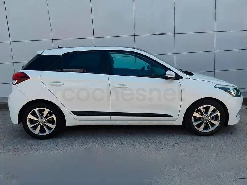 Usado Hyundai i20 Active 90 CV (66 kW) 2016 Blanco Berlina