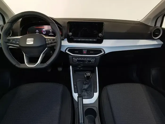 Usado Seat Arona Style 115 CV (84 kW) 2025 Blanco SUV