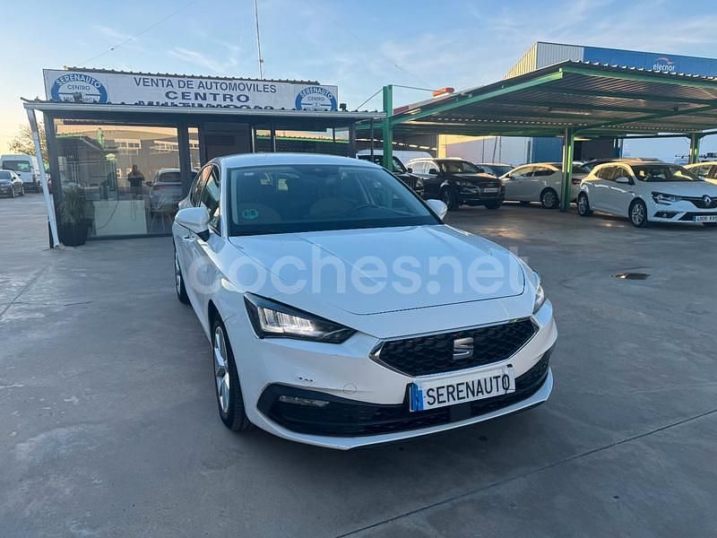 Usado Seat Leon Style 115 CV (84 kW) 2021 Blanco Berlina