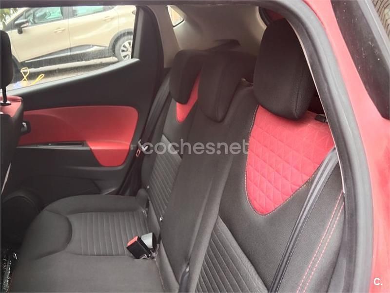 Usado Renault Clio IV Business 90 CV (66 kW) 2015 Rojo Berlina