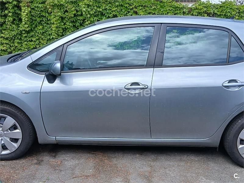 Brugt Toyota Auris Active 90 HK (66 kW) 2009 Grå Hatchback