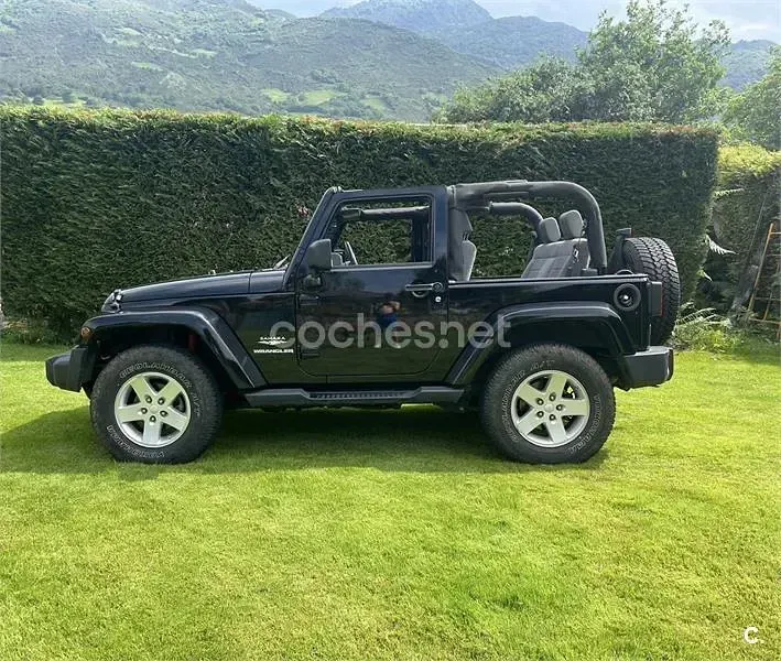 Usado Jeep Wrangler Sahara 177 CV (130 kW) 2008 Negro SUV
