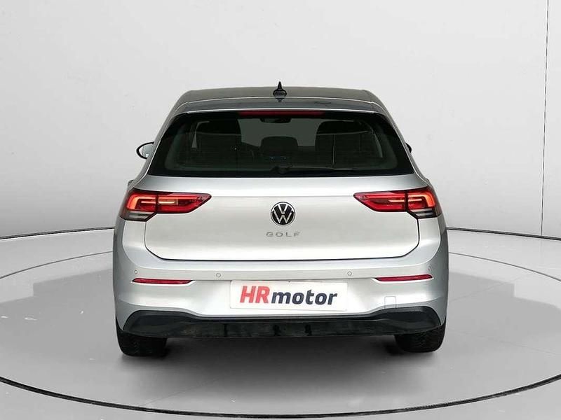 Usado VW Golf VIII Life 111 CV (81 kW) 2024 Gris Utilitario