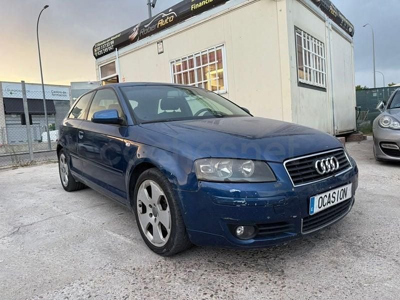 Käytetty Audi A3 Ambiente 140 HP (102 kW) 2004 Sininen Viistoperä