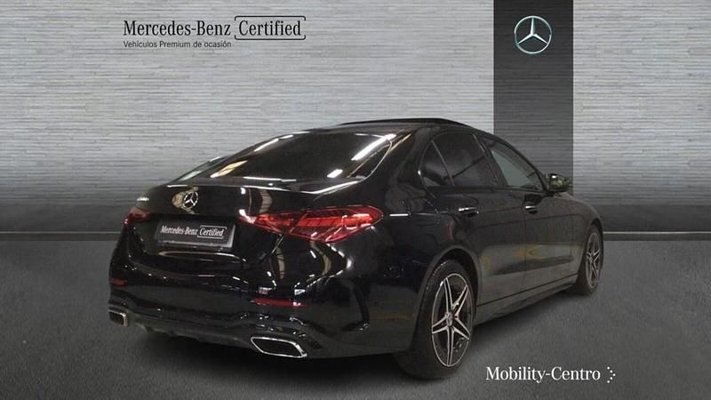 Käytetty Mercedes C300 197 HP (144 kW) 2024 Musta Sedan