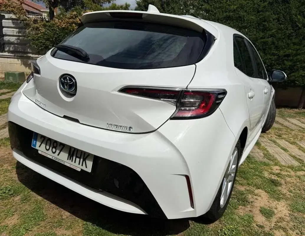 Usado Toyota Corolla Active 140 CV (102 kW) 2023 Blanco Utilitario