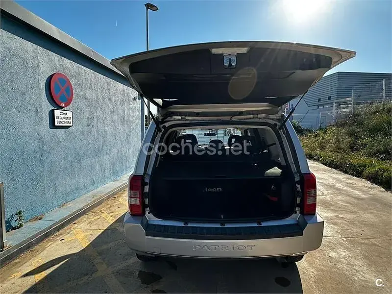 Usado Jeep Patriot Limited 140 CV (102 kW) 2007 Gris / plata SUV