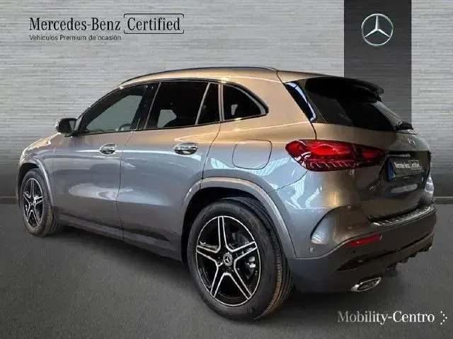 Usado Mercedes GLA200 AMG line 163 CV (119 kW) 2025 Mountaingrau  met. SUV