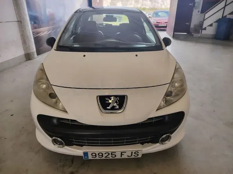 Usado Peugeot 207 GT 150 CV (110 kW) 2006 Blanco Berlina