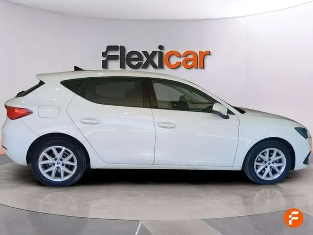 Usado Seat Leon Style 116 CV (85 kW) 2020 Blanco Berlina