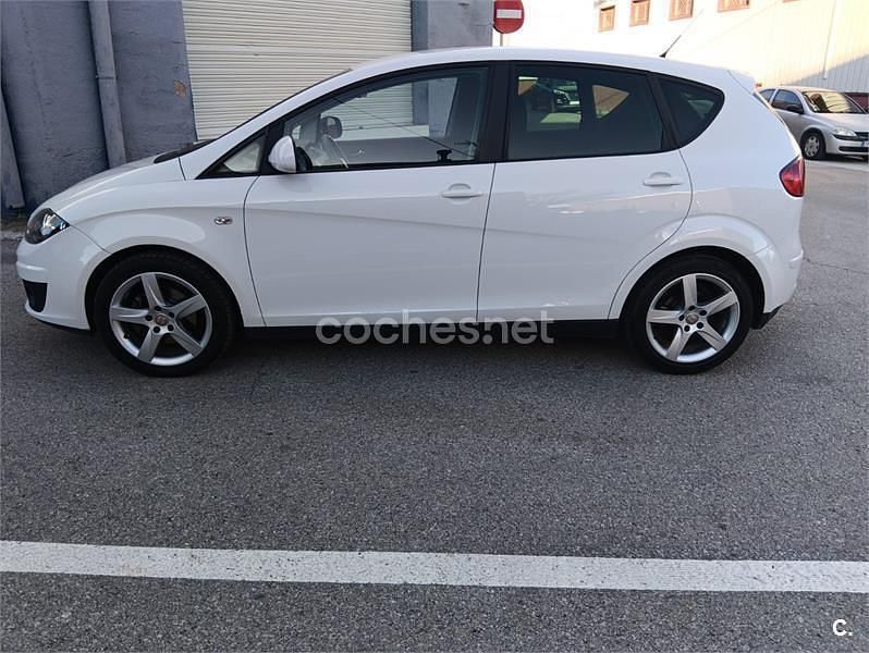 Usado Seat Altea Sport 160 CV (117 kW) 2010 Blanco Monovolumen