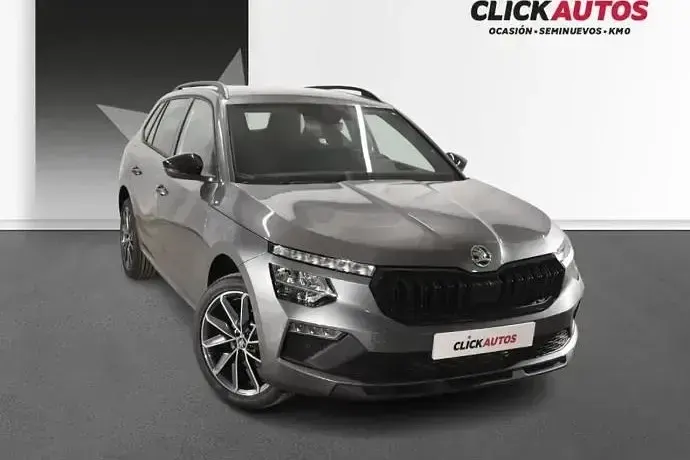 Usado Skoda Kamiq Sport 150 CV (110 kW) 2025 Plata SUV