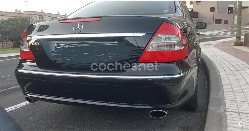 Usado Mercedes E320 Elegance 224 CV (164 kW) 2008 Negro Berlina