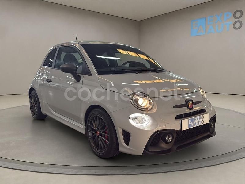 Gris / plata Usado 2023 Abarth 695 Utilitario | 27.475 € (Precio justo) - Imagen 1/4