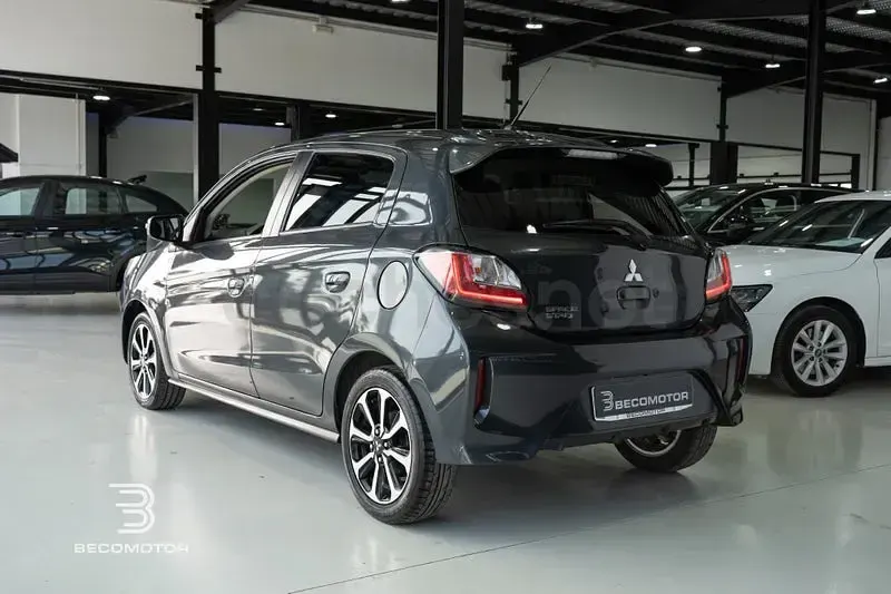 Usado Mitsubishi Space Star 71 CV (52 kW) 2023 Negro Utilitario