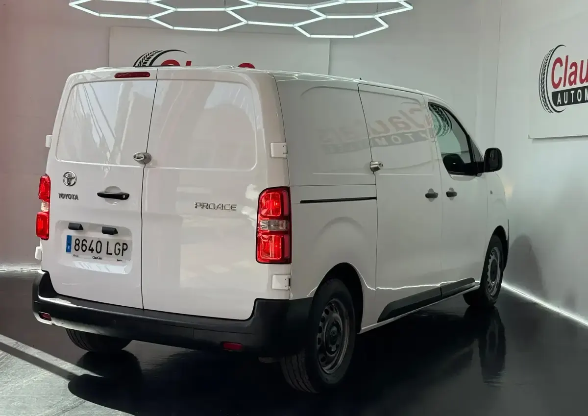 Usado Toyota Proace Business Edition 120 CV (88 kW) 2020 Blanco Monovolumen