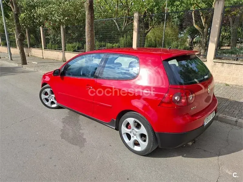 Usado VW Golf IV GTI 200 CV (147 kW) 2005 Rojo Berlina