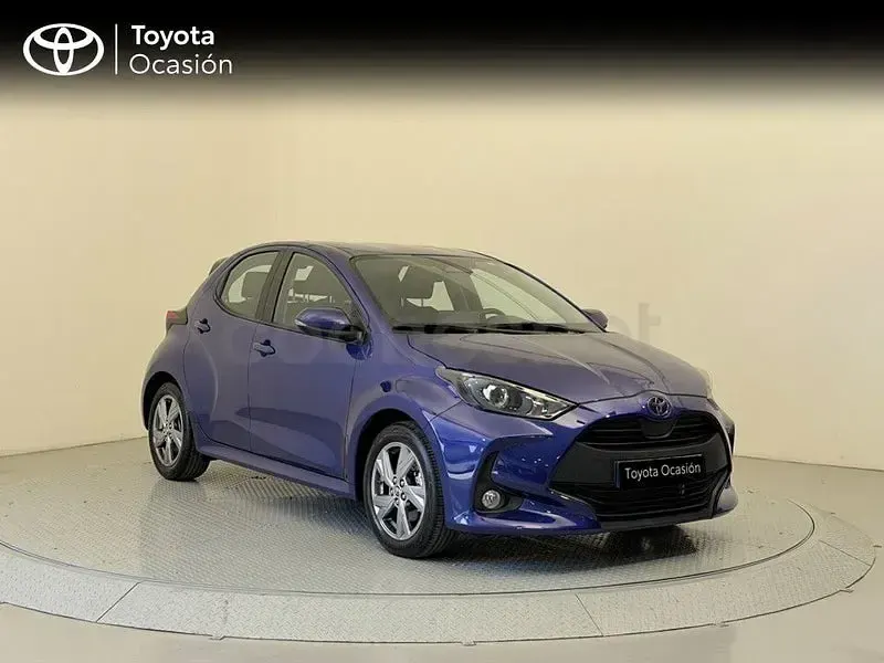 Usado Toyota Yaris Hybrid Active 116 CV (85 kW) 2025 Azul Berlina