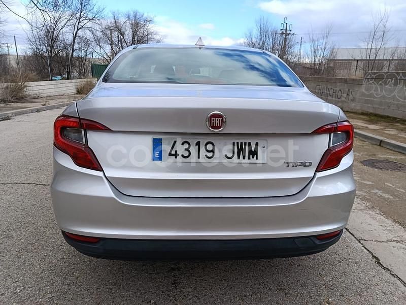 Usado Fiat Tipo Easy 95 CV (69 kW) 2017 Gris / plata Berlina