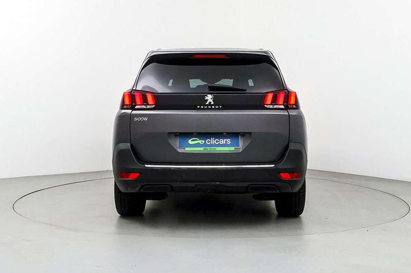 Usado Peugeot 5008 Allure 131 CV (96 kW) 2019 Gris SUV