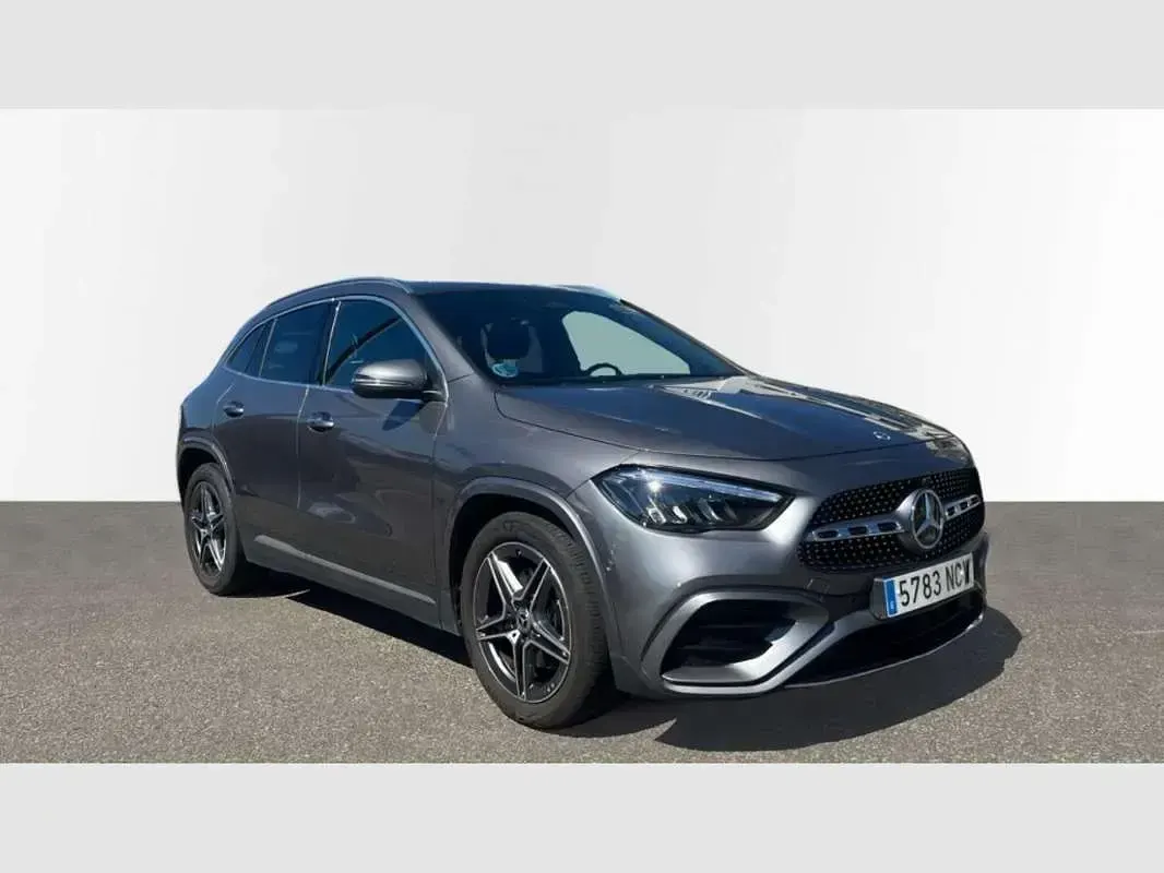 Usado Mercedes GLA200 163 CV (119 kW) 2025 Gris SUV