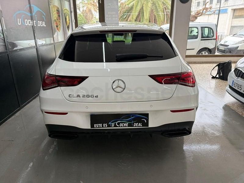 Usado Mercedes CLA200 Shooting Brake 150 CV (110 kW) 2021 Blanco Familiar