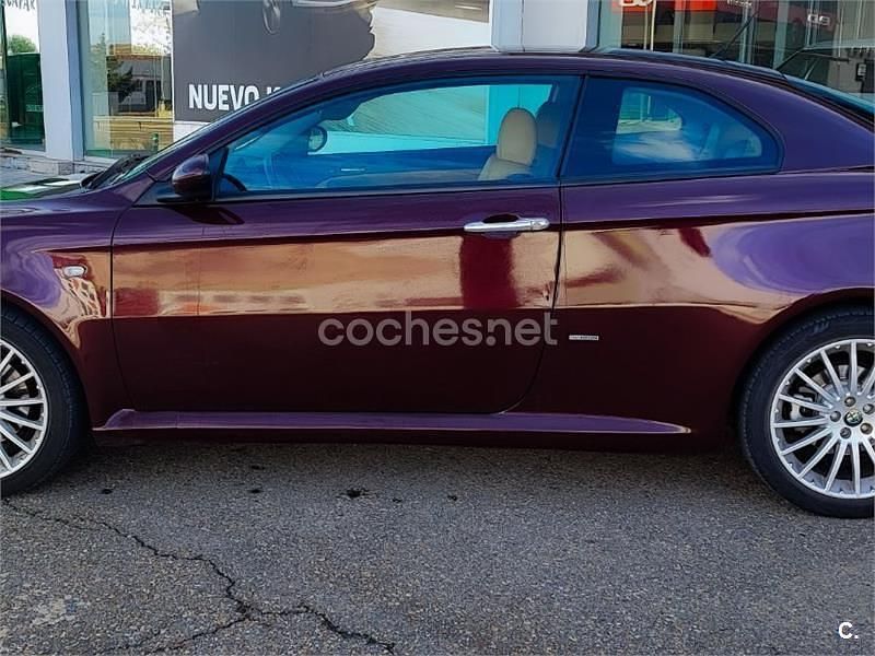 Usado Alfa Romeo GT Progression 150 CV (110 kW) 2004 Granate Coupe